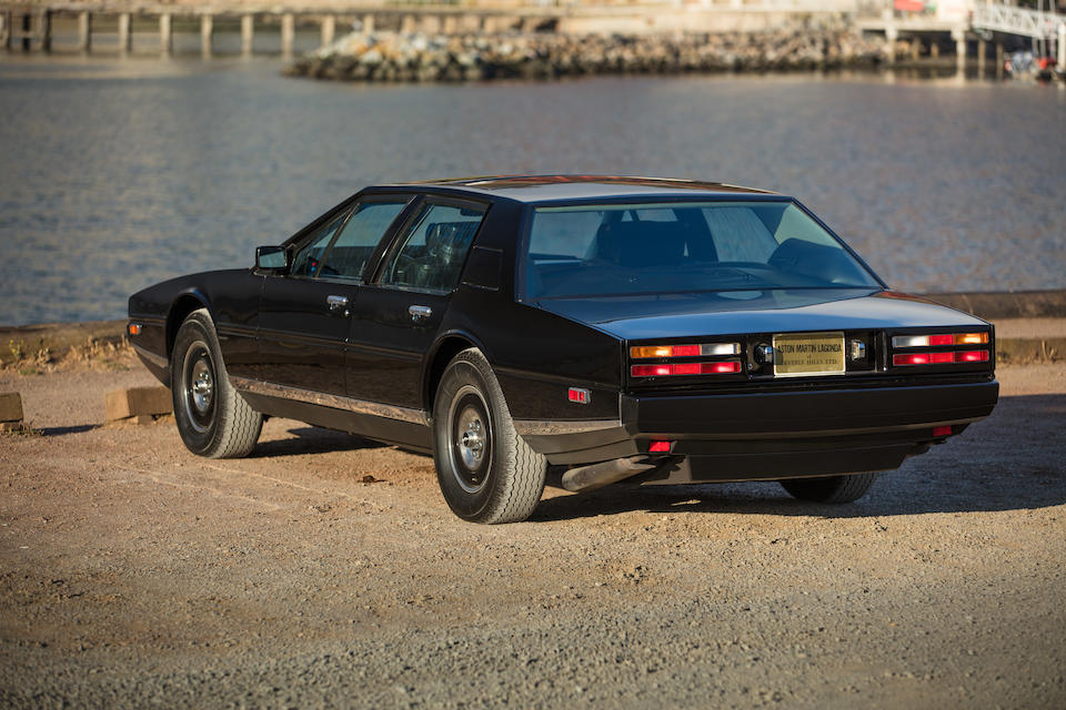 Aston martin lagonda. Aston Martin Lagonda 1982. Астон Мартин Лагонда 1982. Aston Martin Lagonda 1982 год. Aston Martin Lagonda Limited 1982.