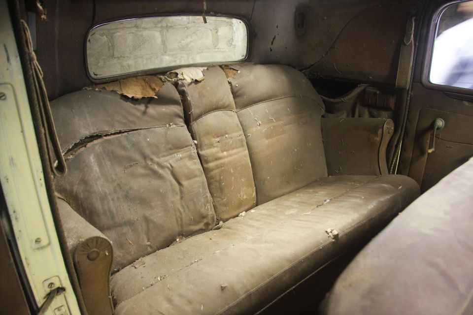 <B>1934 Nash AMBASSADOR EIGHT 1297 FIVE PASSENGER LWB BROUGHAM</B><BR />Chassis no. 522564<BR />Engine no. 522564