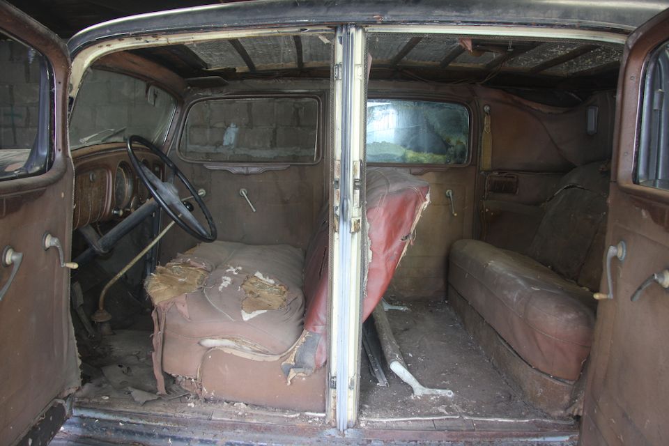 <B>1934 Nash AMBASSADOR EIGHT 1297 FIVE PASSENGER LWB BROUGHAM</B><BR />Chassis no. 522564<BR />Engine no. 522564