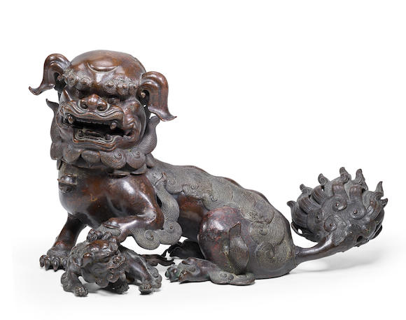 Bonhams : A BRONZE 'LION AND CUB' CENSER AND COVER 17th/18th century