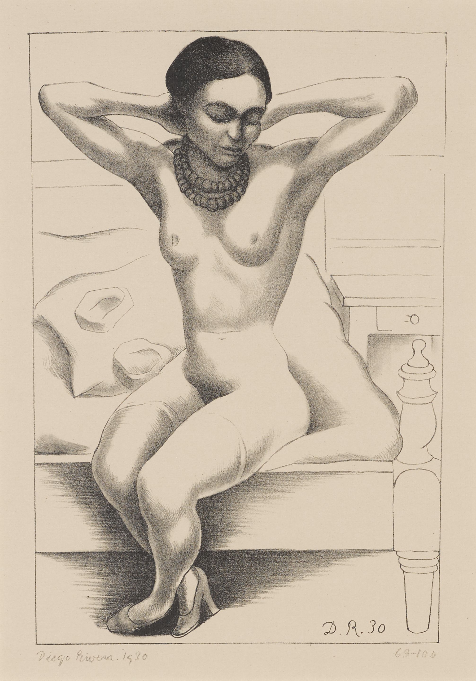 Desnudo Sentado Con Brazos Levantados