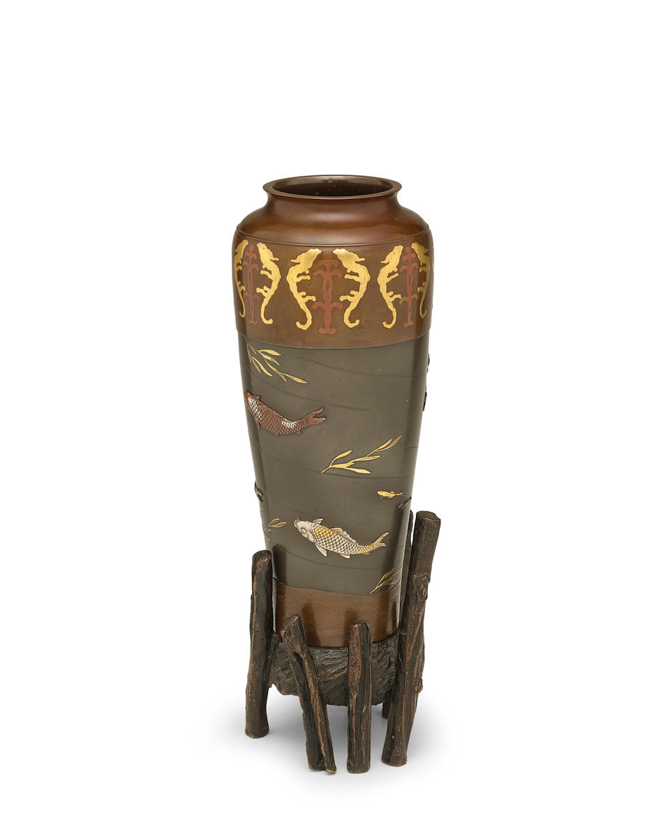 Bonhams Artist Unknown 作者不詳 A Bronze And Shibuichi Vase With A Simulated Wood Base池水鯉遊図古獣文彫金ブロンズ花瓶meiji Era 1868 1912 Circa 1875 10