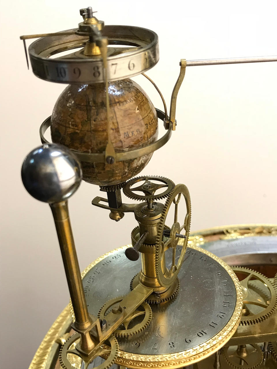 Bonhams : A fine ormolu mounted amboyna orrery clock Raingo à Paris ...