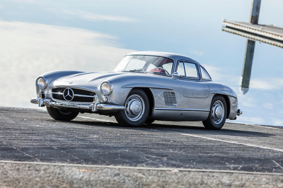 Mercedes Benz Gullwing Lands Pictures And Details