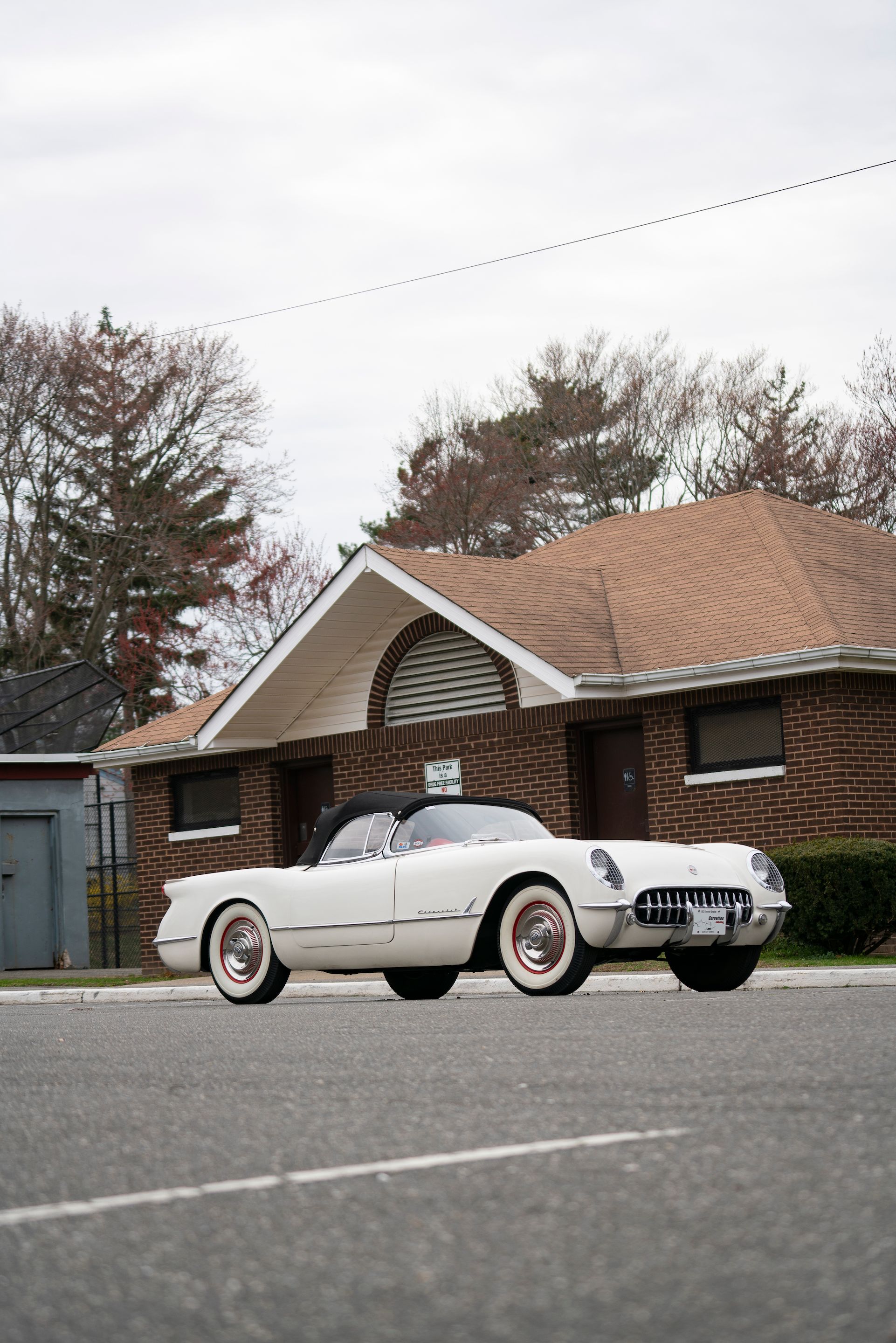 JAPON CHEVROLET CORVETTE type 1953 Hard top tôle 1/18 A