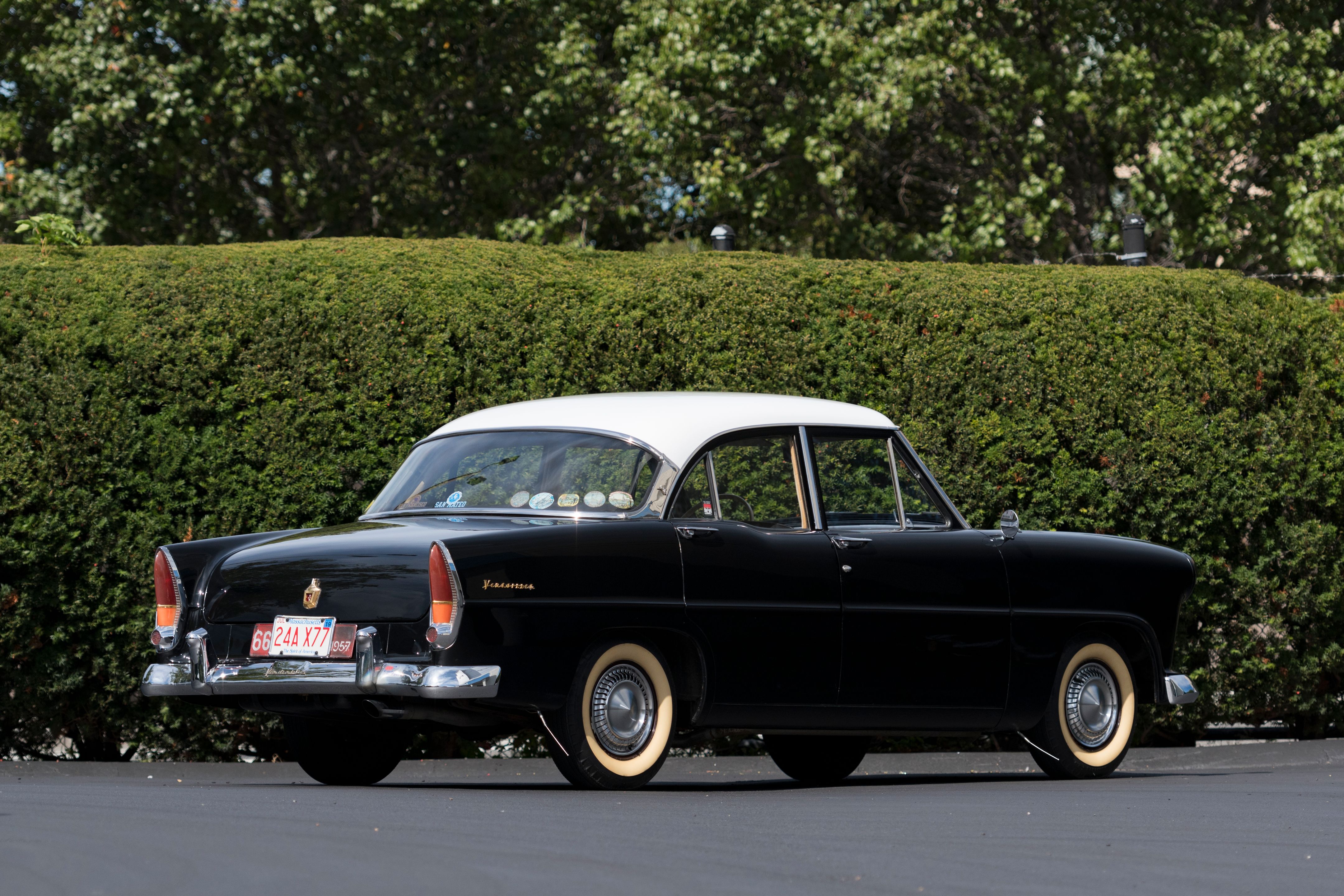 SIMCA VEDETTE VERSAILLES Le Chateau de Lapalisse Route Bleue 1/43 IXO
