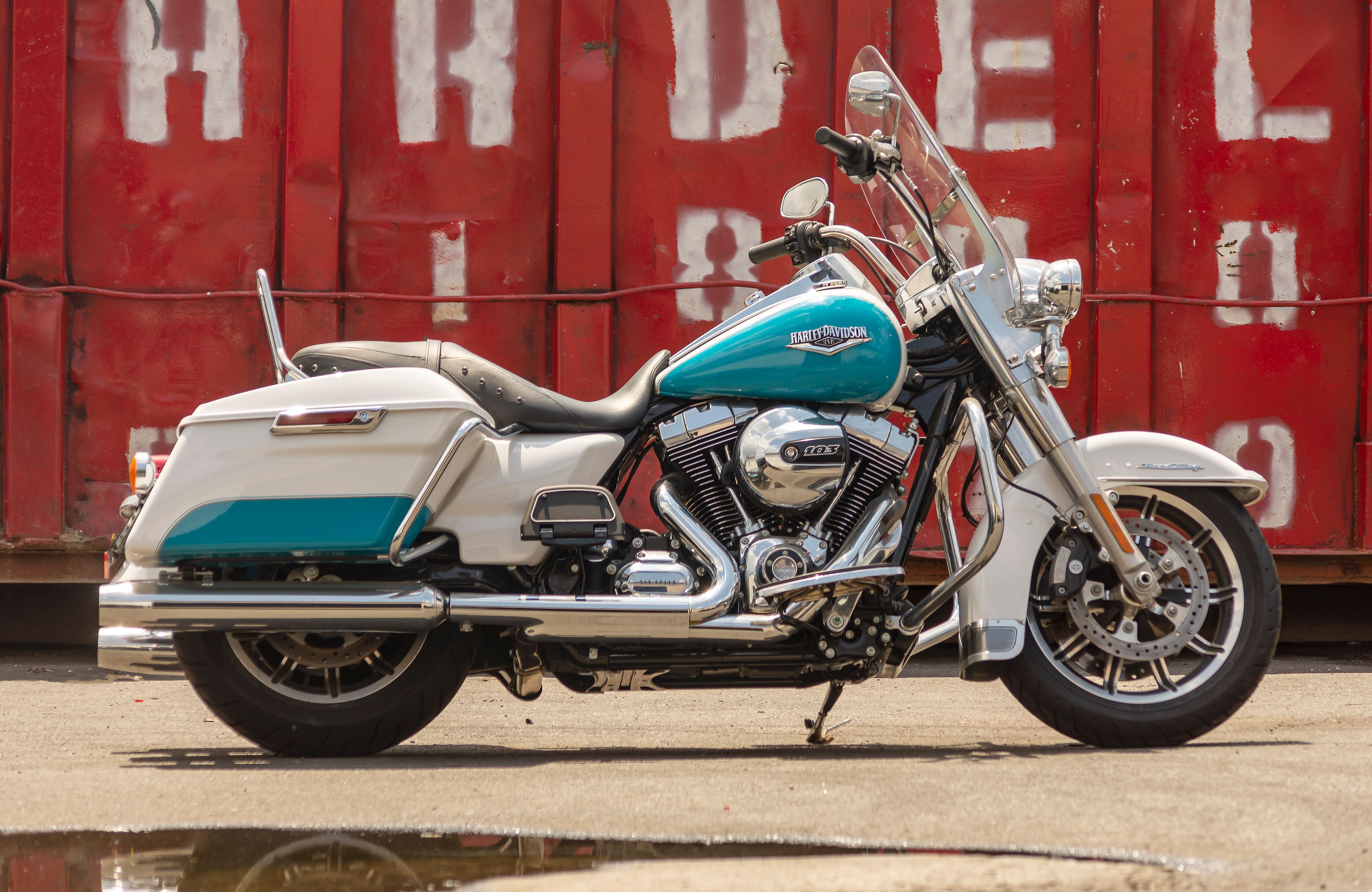 Bonhams Cars 2016 HarleyDavidson FLHR Road King Frame no