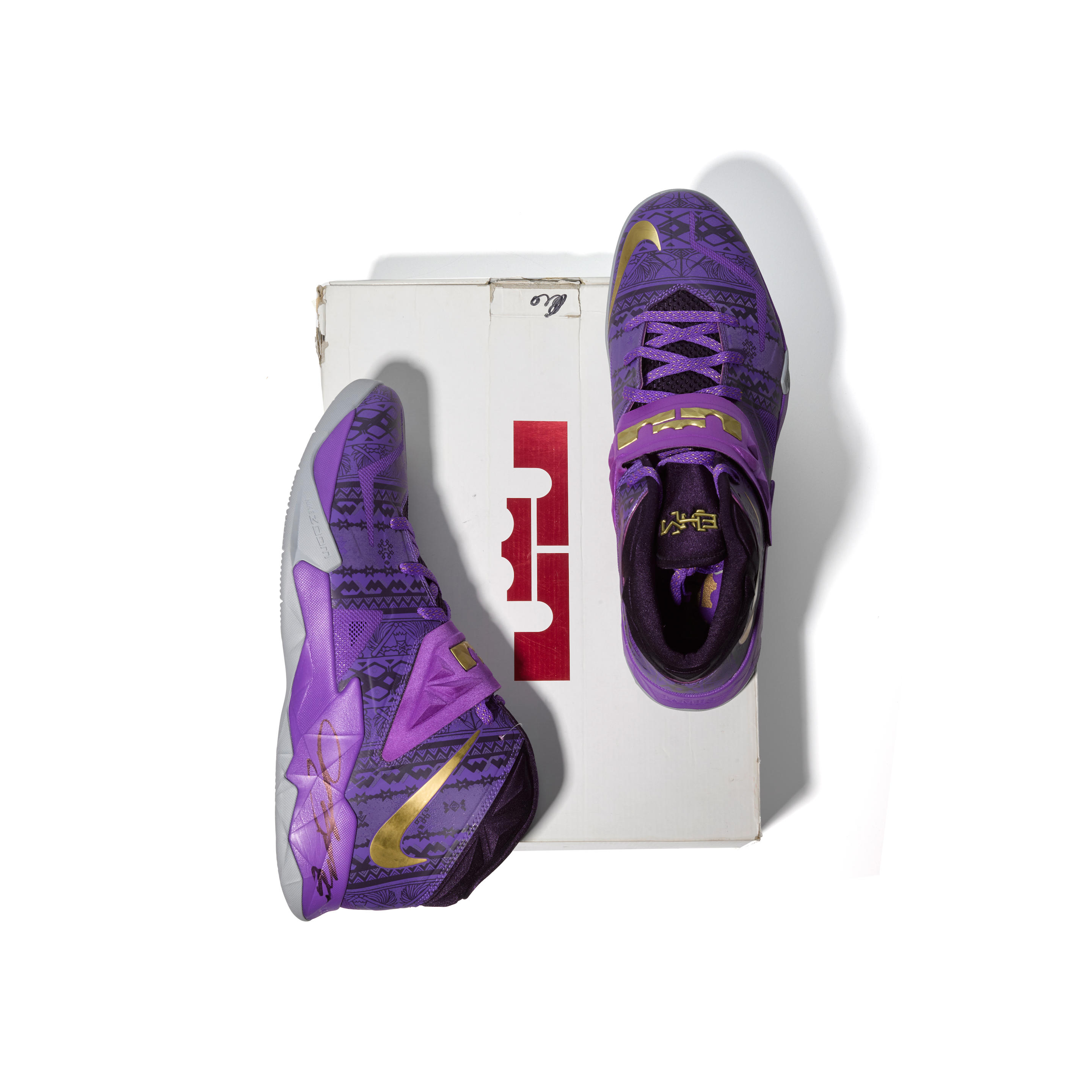 Nike james shoes clearance