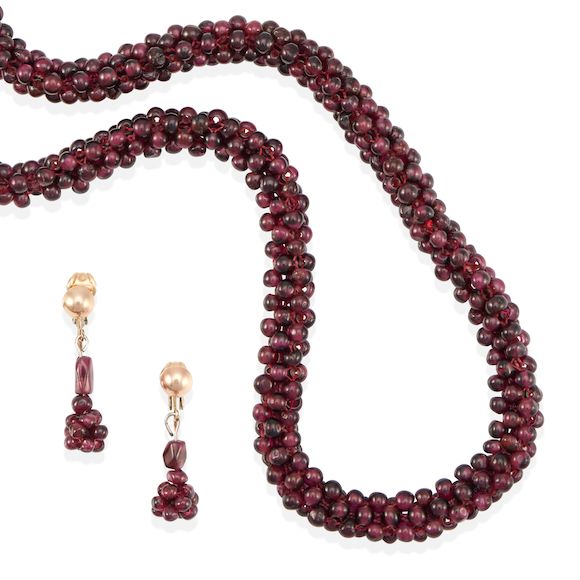 Bonhams A PAIR OF 10K GOLD AND EARRINGS AND NECKLACE SET