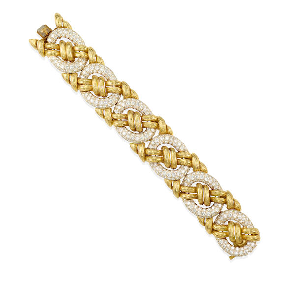 Bonhams : HAMMERMAN BROTHERS AN 18K GOLD AND DIAMOND BRACELET