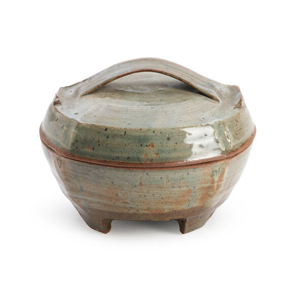 Bonhams Skinner : Michael Simon (1947-2021) Studio Pottery Covered Bowl ...