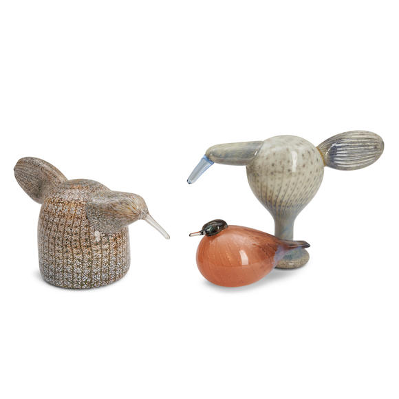 Bonhams Skinner Three Oiva Toikka For Iittala Glass Birds Finland Late 20th Century Mother