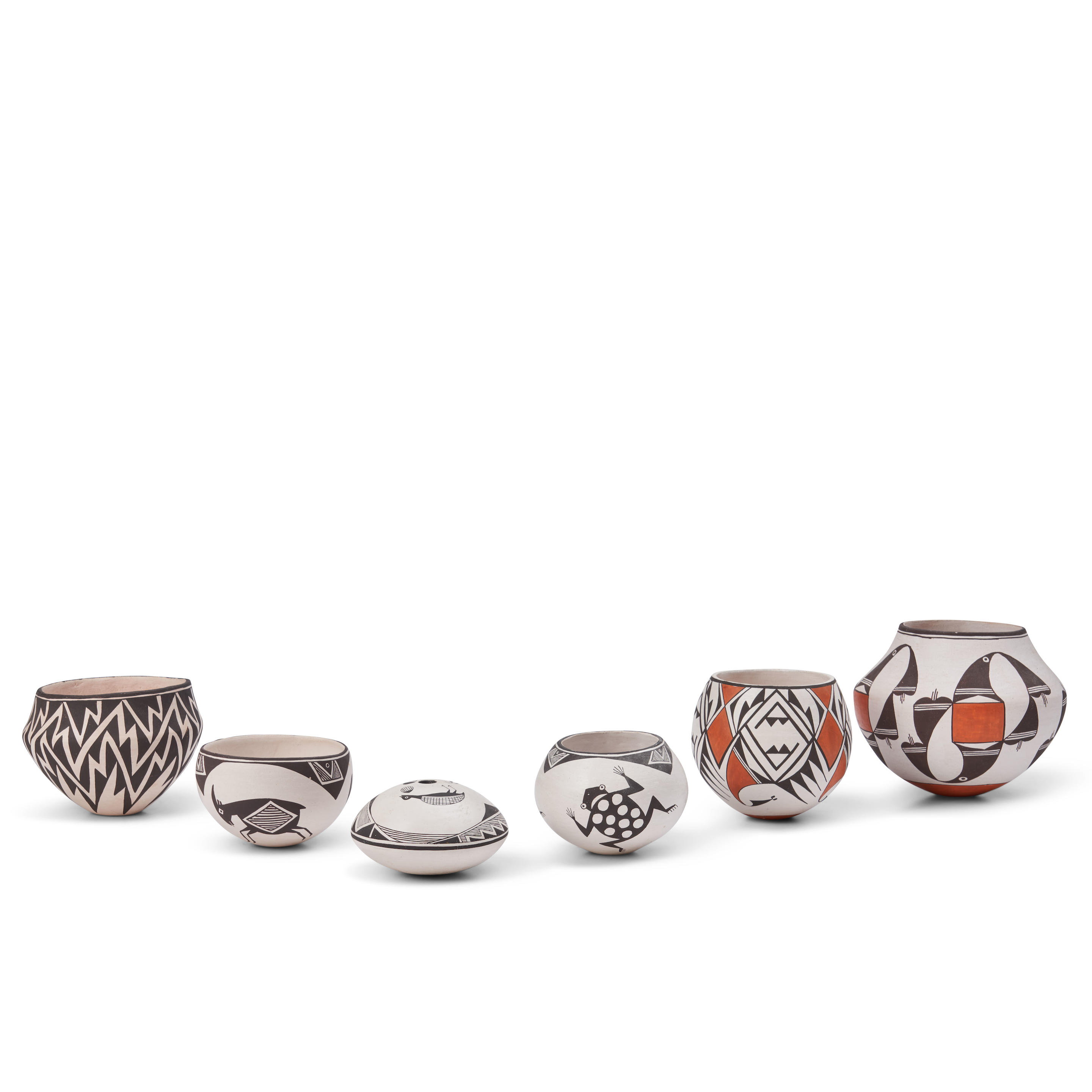 故JESSE MONONGYAの作品集インディアンジュエリーナバホホピ Bonhams Skinner : A Jesse Monongya gold and multi-stone cuff