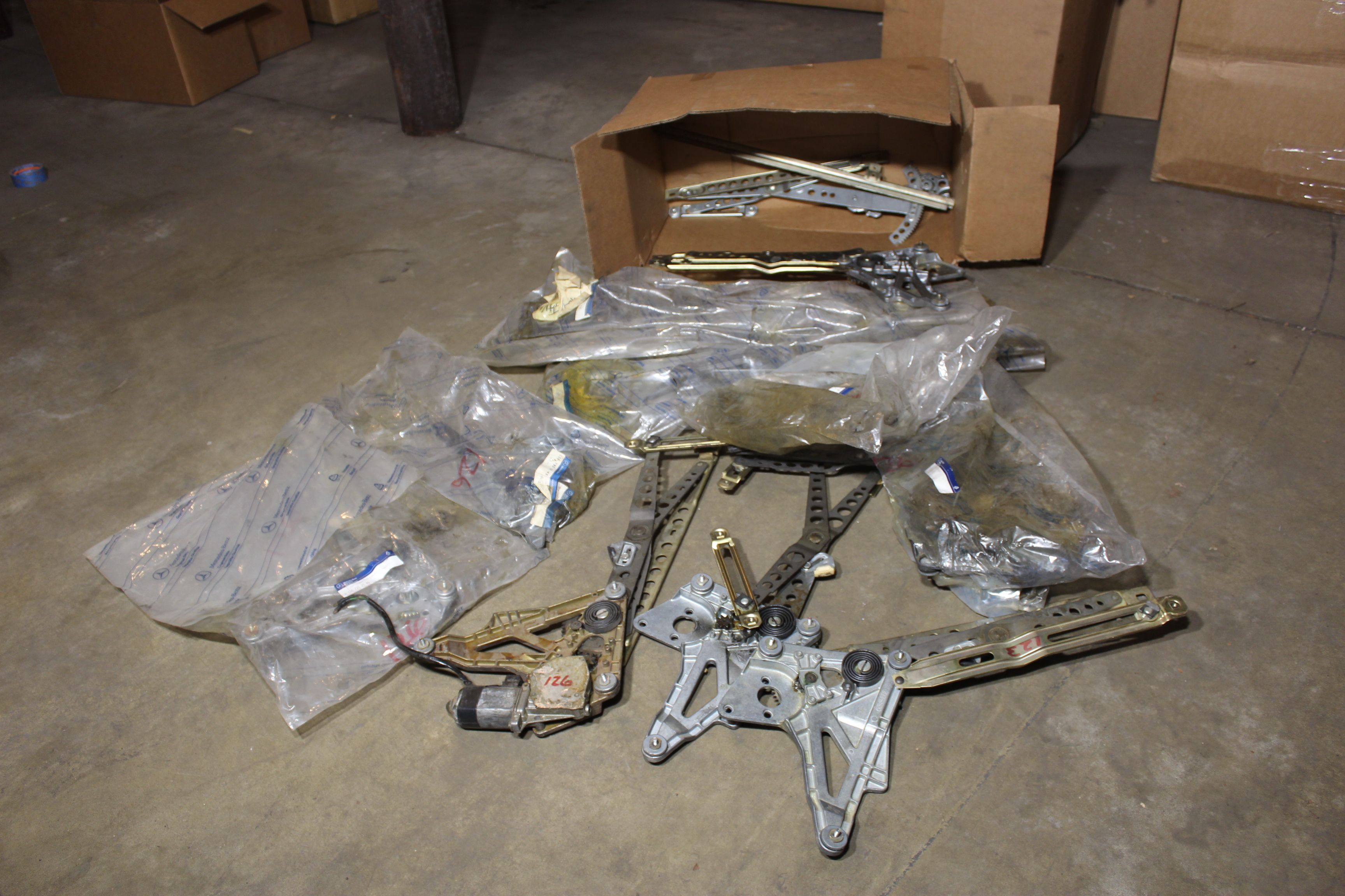 73-85 Mercedes R107 Front Right Passenger Door Window Regulator w Motor OEM