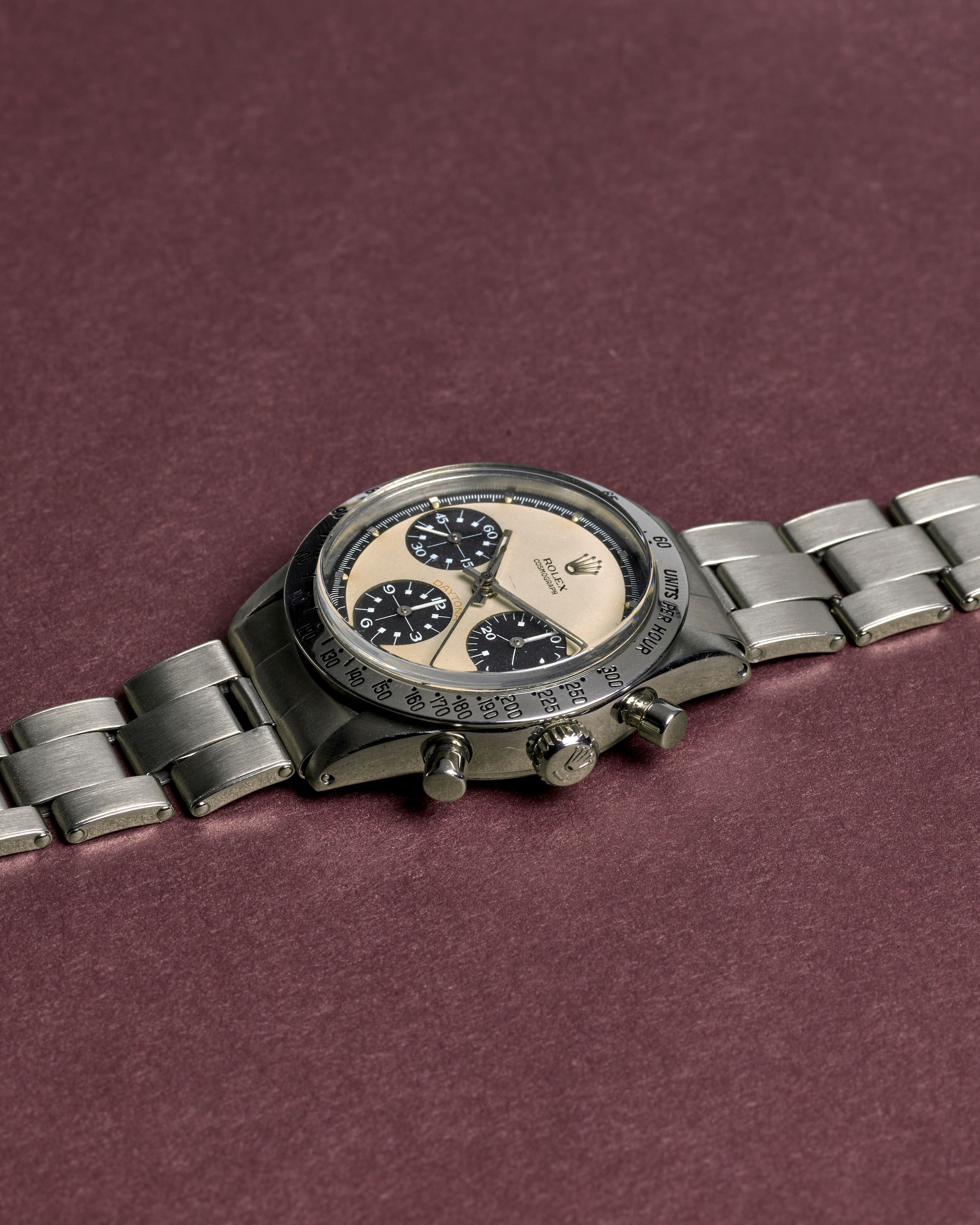 ROLEX. A STAINLESS STEEL MANUAL WIND CHRONOGRAPH BRACELET WATCH Cosmograph Daytona "Paul Newman", Ref: 6239, c. 1969