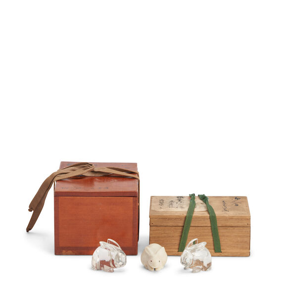 Bonhams Skinner : A SET OF THREE PAPERWEIGHTS Taisho (1912-1926) or ...