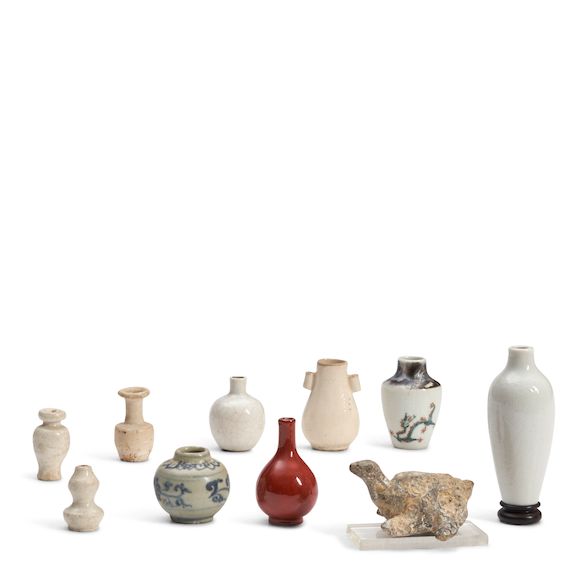 Bonhams Skinner : A GROUP OF TEN MINIATURE CERAMICS China, (10)