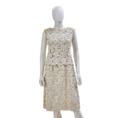 MOLLIE PARNIS: WHITE FLORAL RIBBON SHIFT DRESS Circa 1950's-1960's