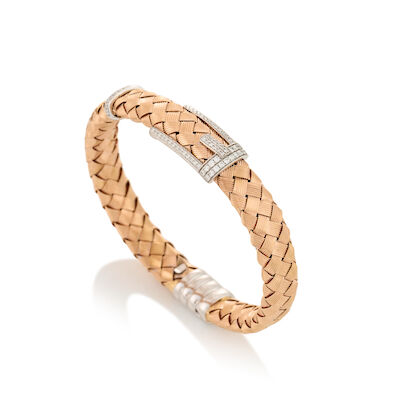 SIMON G: AN 18K BICOLOR GOLD AND DIAMOND BUCKLE BRACELET