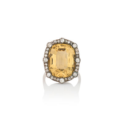 AN ANTIQUE TOPAZ AND DIAMOND RING