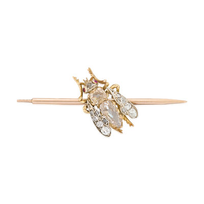 AN ANTIQUE DIAMOND INSECT BROOCH