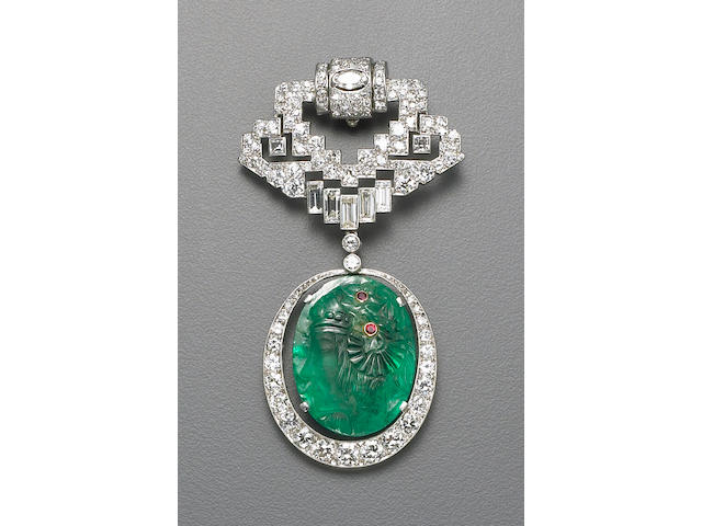 An art deco emerald, diamond and platinum clip brooch, French