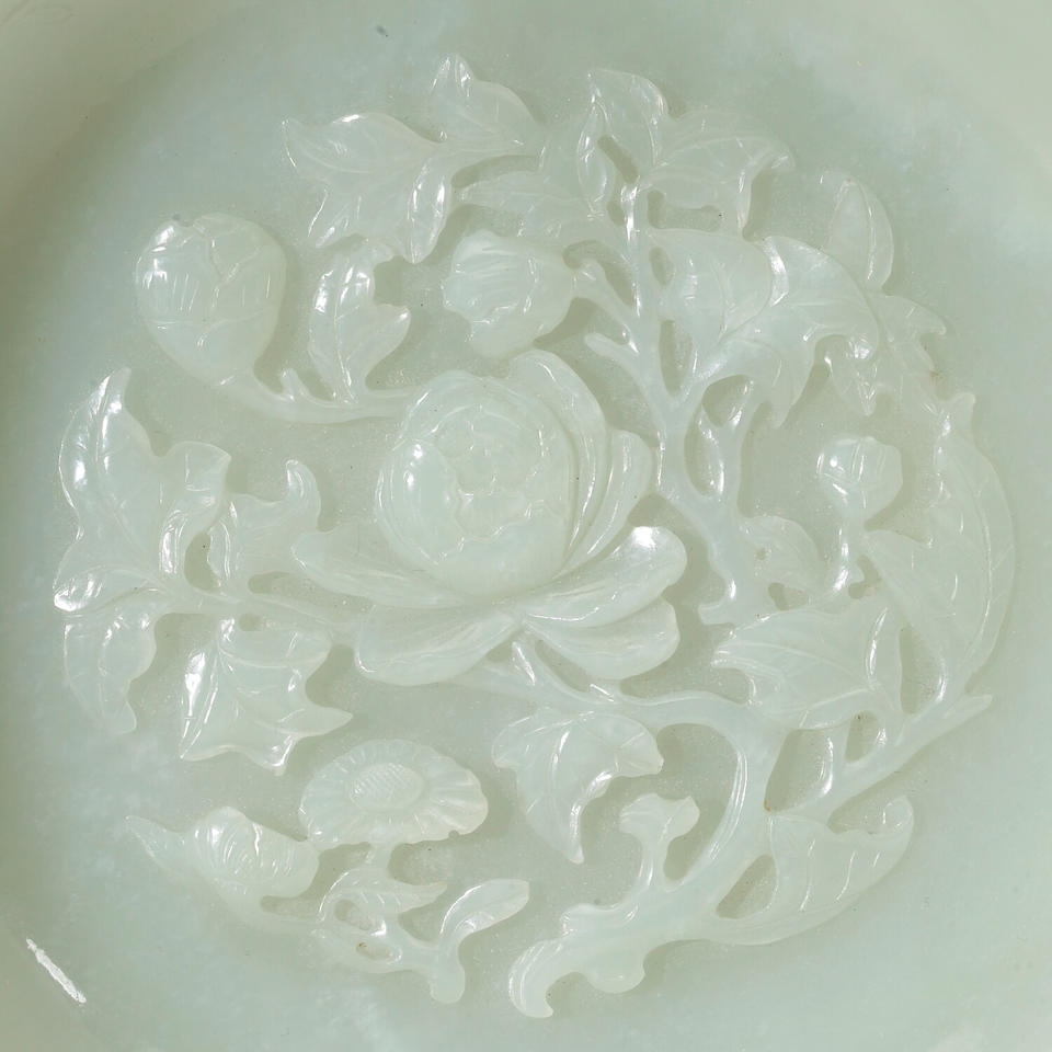A fine white jade bowl with carved interior decoration 18th/19th Century