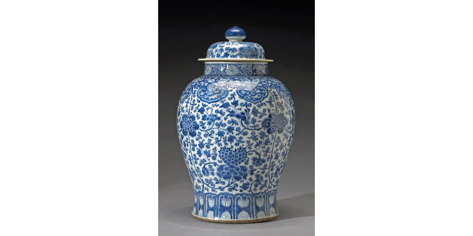 A large blue and white porcelain covered jar Transitional Period, 17th Century