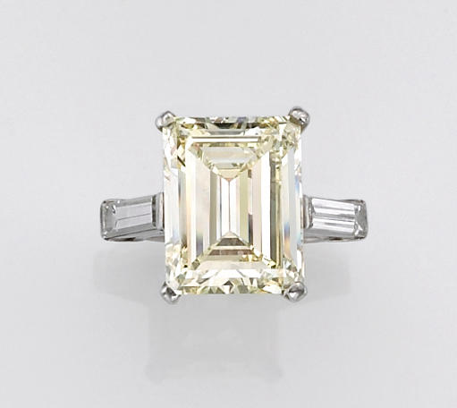 A fancy colored diamond solitaire ring