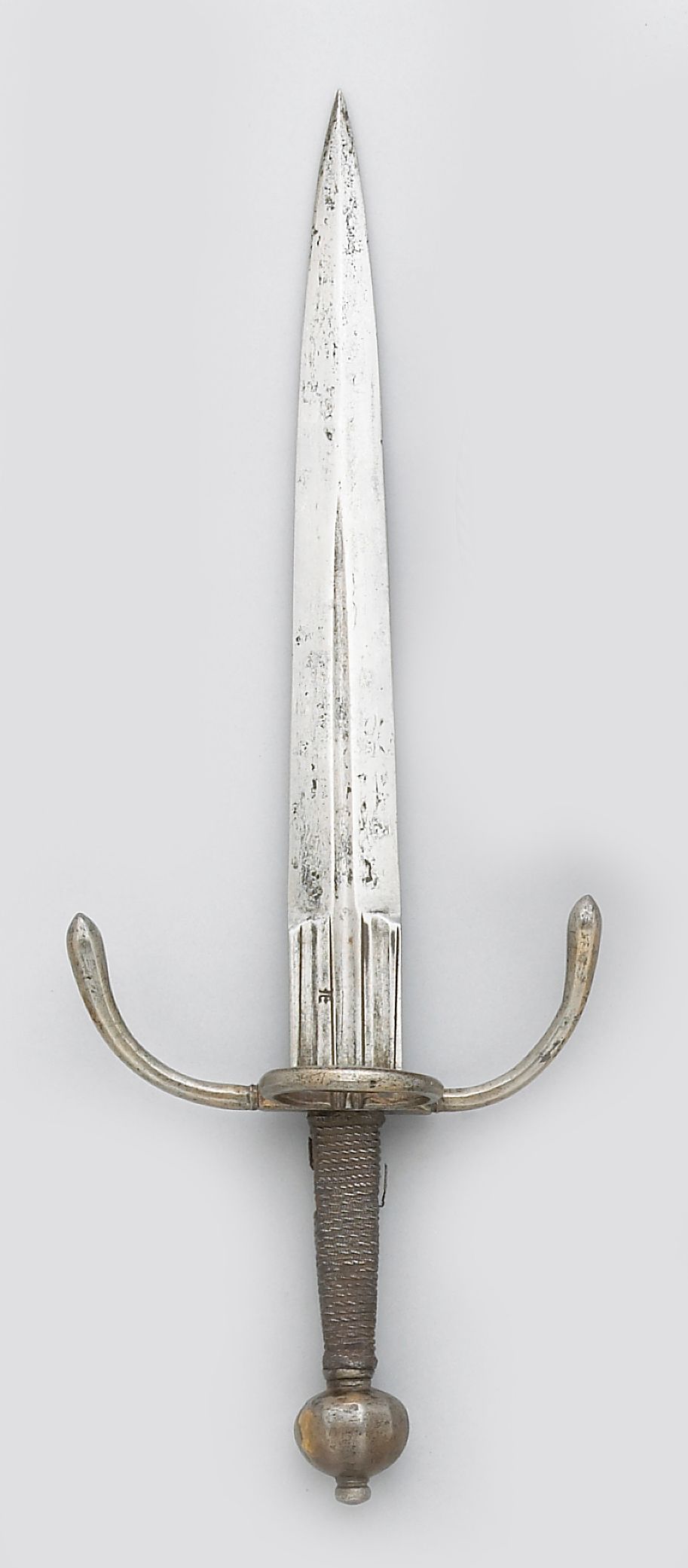 A German left-hand dagger
