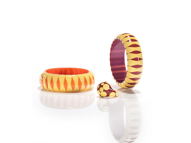 Two Bakelite "bowtie" bangle bracelets