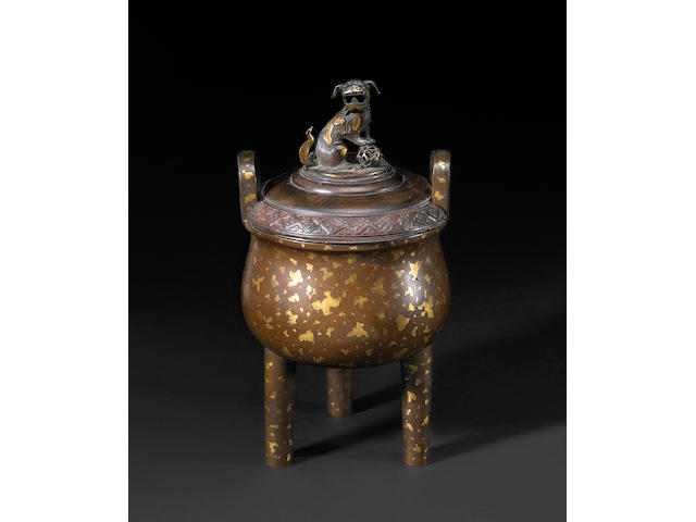 A good 'sun spot' bronze tripod censer with wood cover Xuande Mark, 18th/19th Century