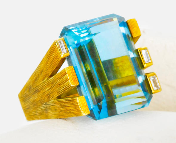 An aquamarine and diamond ring, Andrew Grima