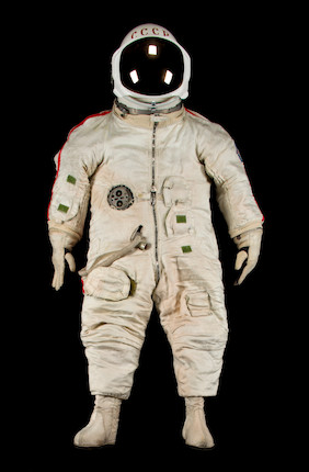YASTREB SPACE SUITDESIGNED FOR EVA. Yastreb (Hawk in Russian) pressure suit with vacuum shield / thermal protection oversuit and portable life support system, image 1