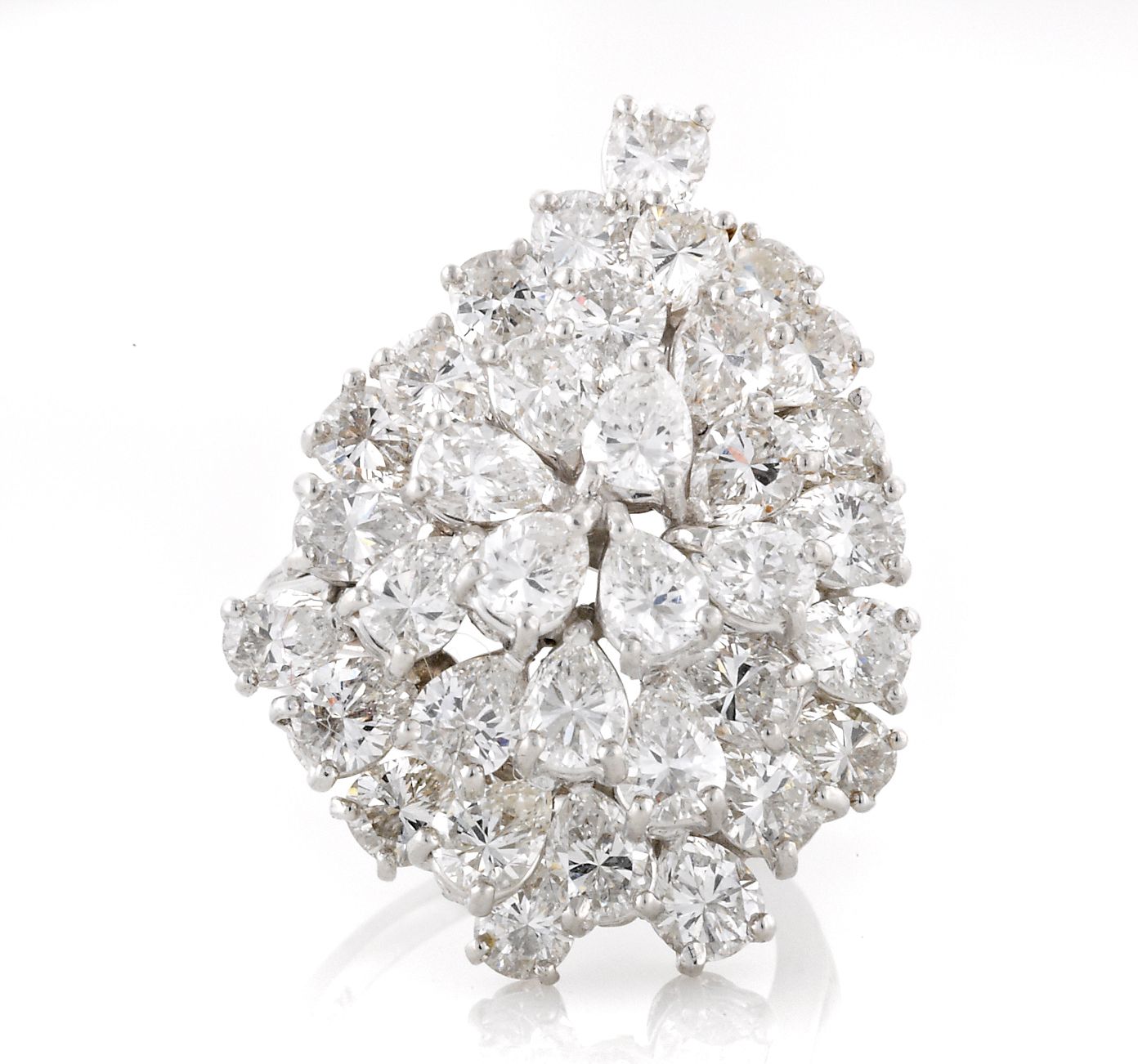 A diamond cluster ring, Van Clief