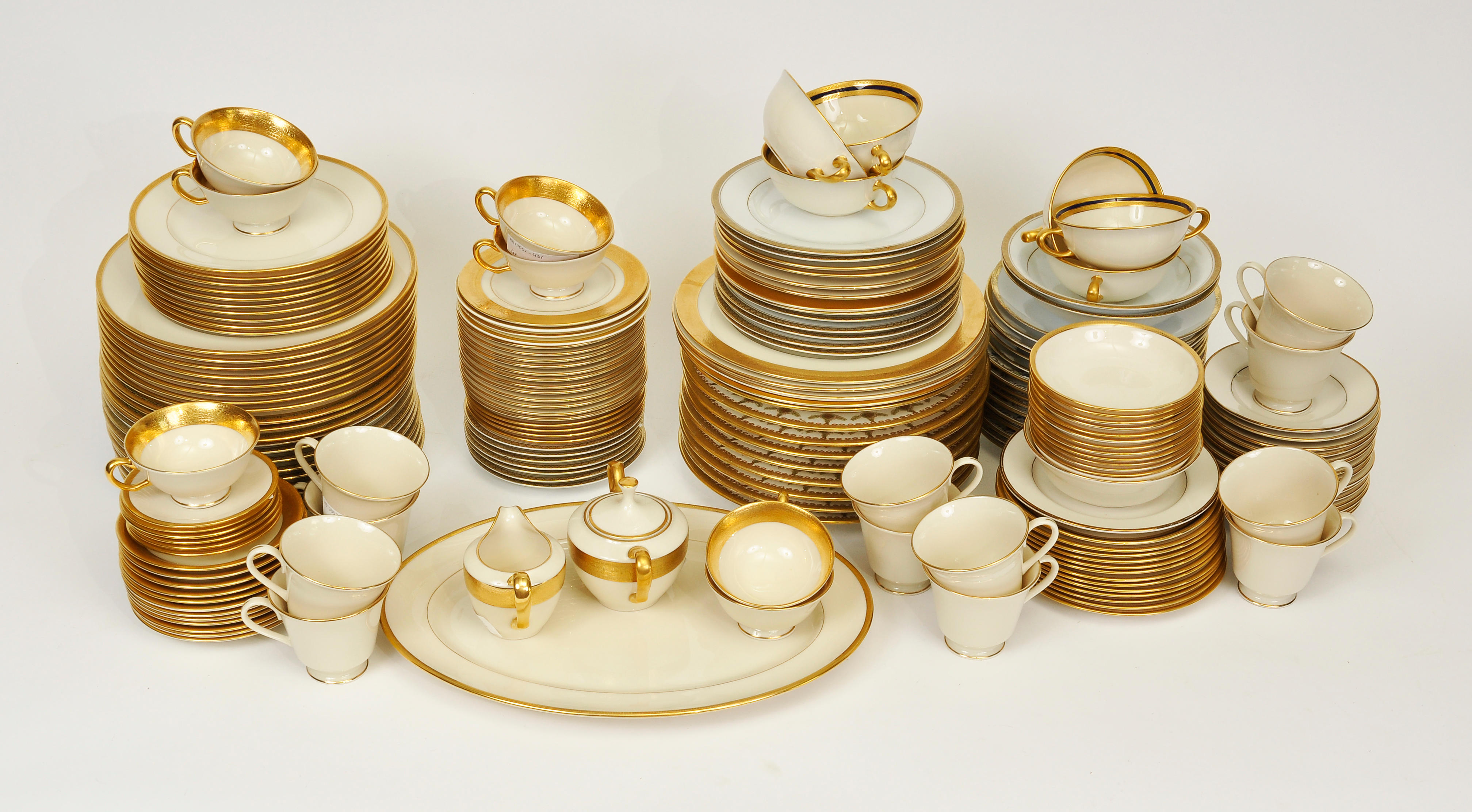 A large group of miscellaneous porcelain and earthenware table articles...