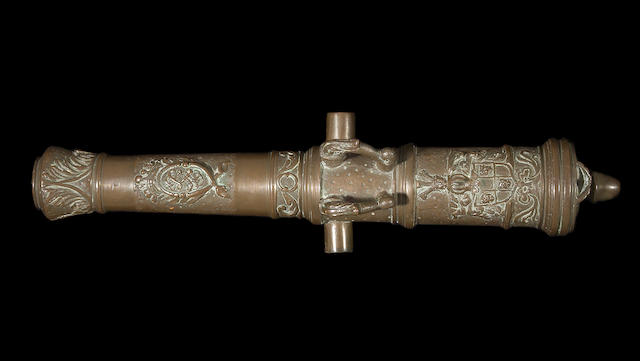 A good miniature bronze cannon tube