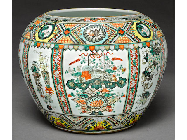 A large famille verte enameled porcelain fish bowl Late Qing/Republic period