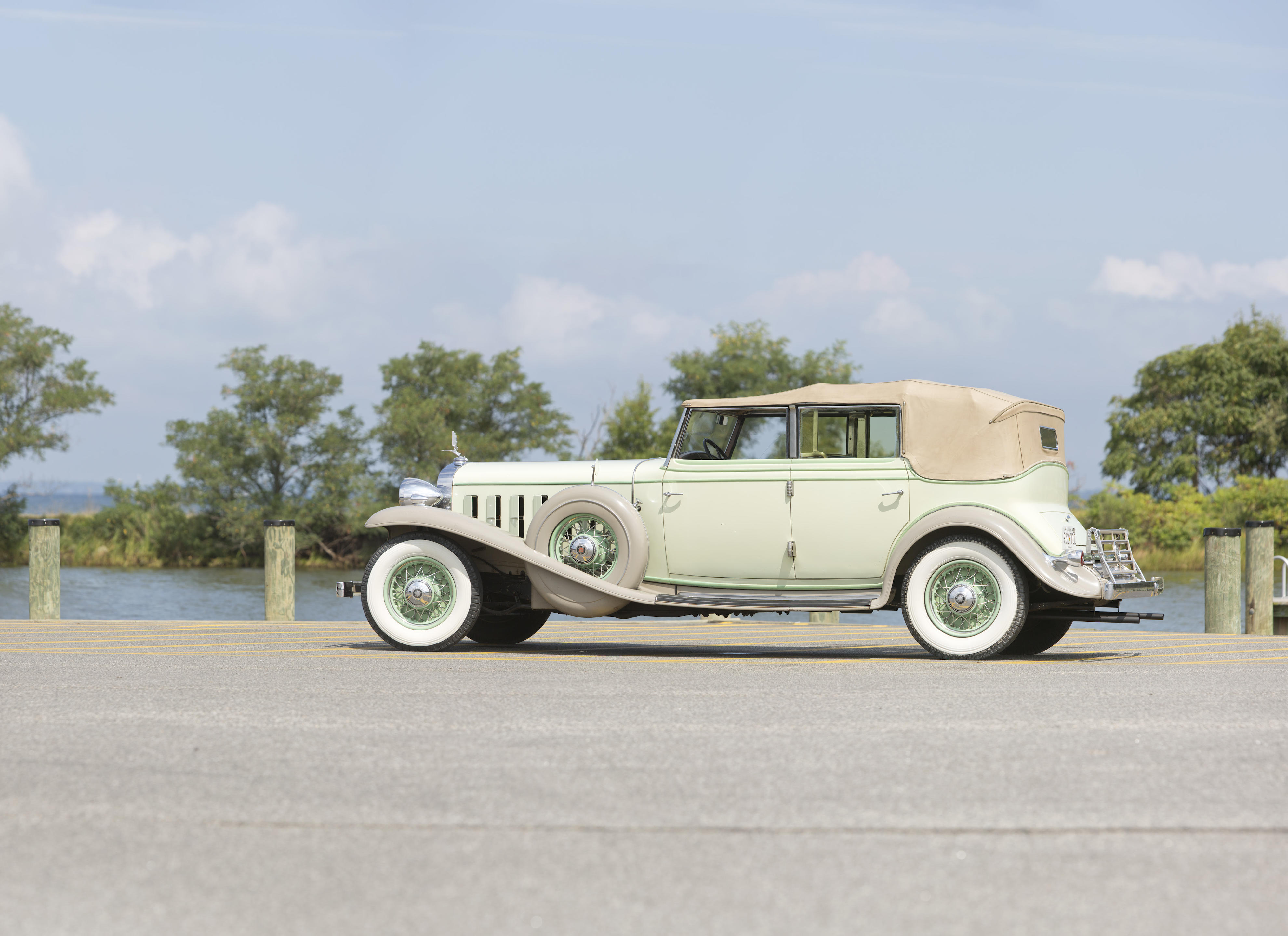 1932 Cadillac V8 Phaeton Factory Photo Ref. # 29882 