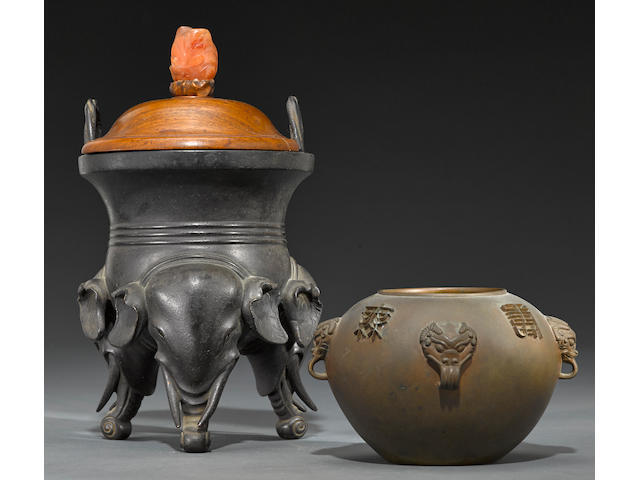 Two cast bronze vessels  Xuande marks, 18th/19th century