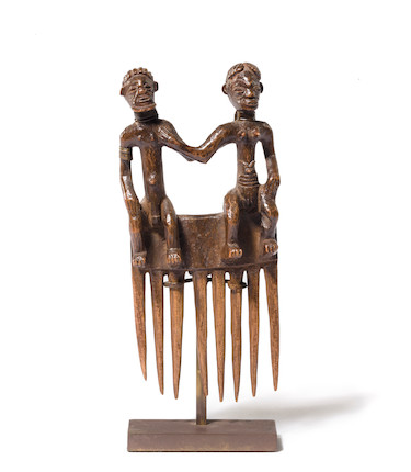 A Tchokwe comb with seated couple  Democratic Republic of the Congo image 1