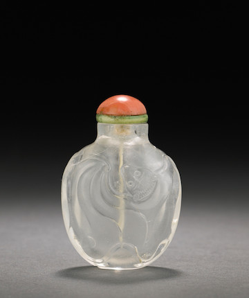 A carved rock crystal snuff bottle 1750-1860 image 1