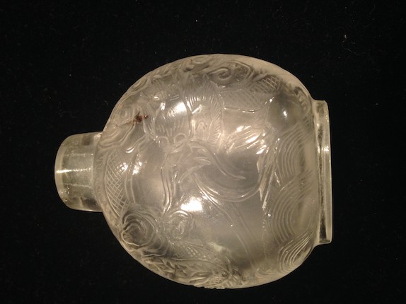 A carved rock crystal snuff bottle  1750-1860 image 17