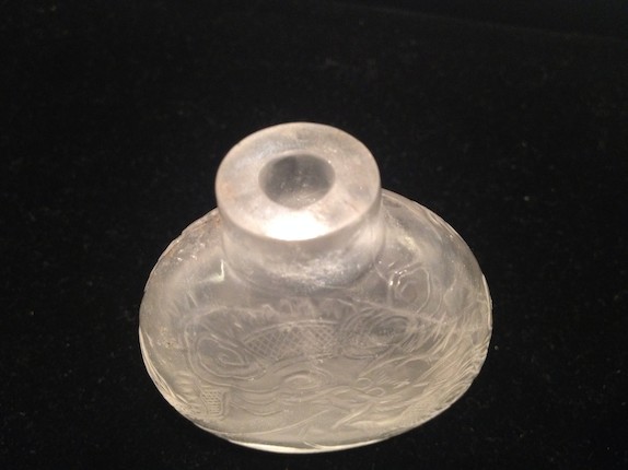 A carved rock crystal snuff bottle  1750-1860 image 15