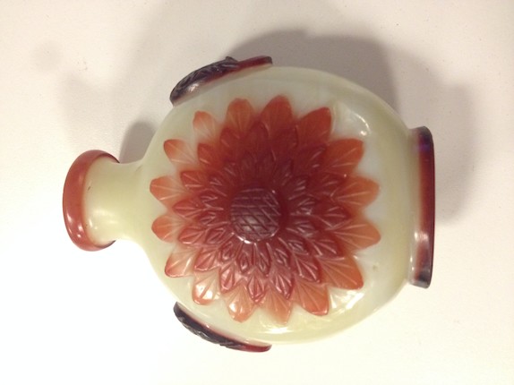 A cranberry-red and white glass chrysanthemum blossom snuff bottle  1750-1800 image 8