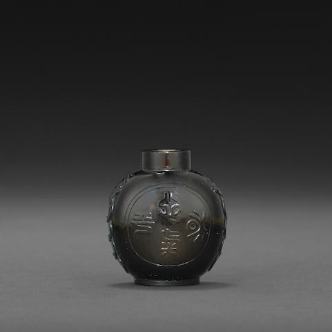 A smoky crystal snuff bottle  1780-1860