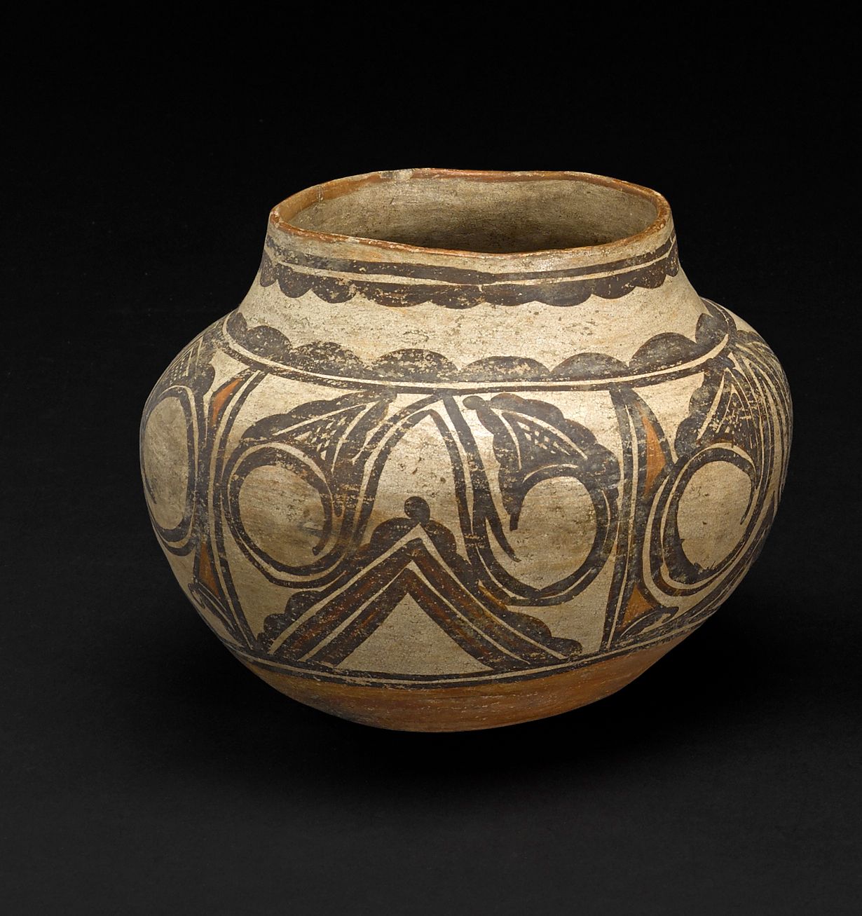 A Polacca polychrome jar