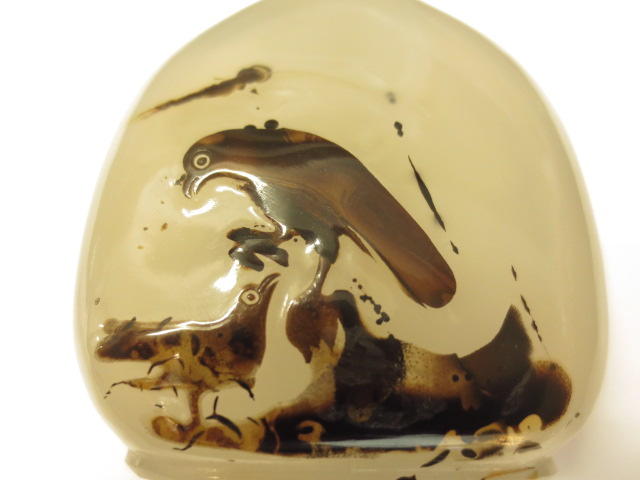 A shadow chalcedony 'hawk' snuff bottle 1780-1850