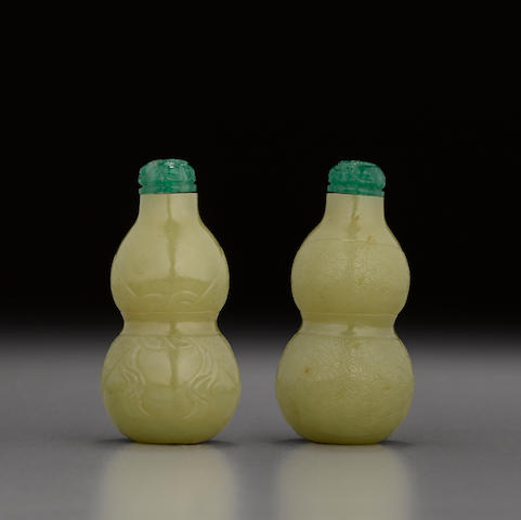 A Yellow Jade snuff bottle 1750-1800
