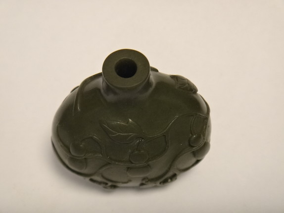 A Duan stone snuff bottle 1760-1820 image 4